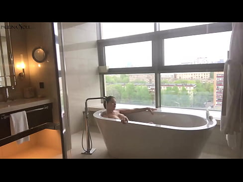❤️ Napakalaking babe madamdamin jerking off ang kanyang puki sa banyo ☑ Porno sa amin ❌